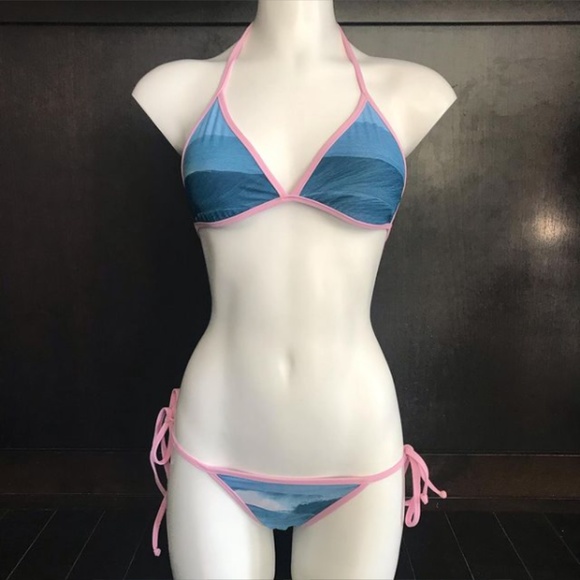 Aaron Chang Blue wave reversible navy bikini - Picture 2 of 12